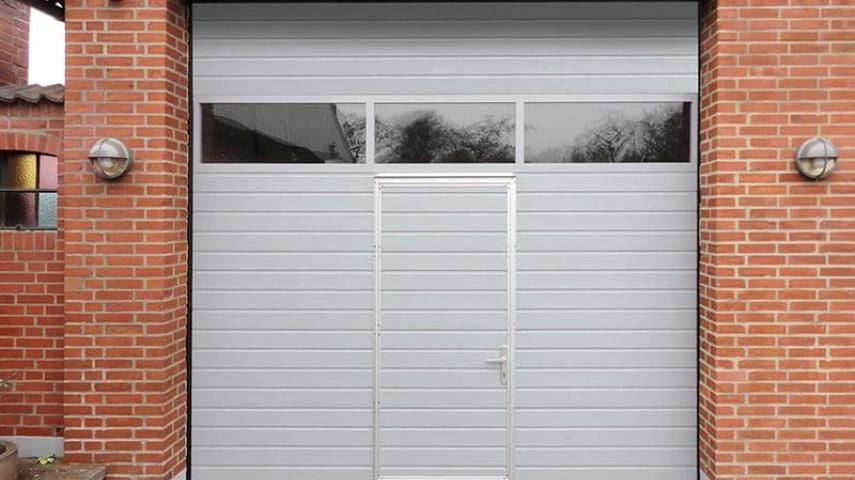 ворота с окнами в Владикавказе